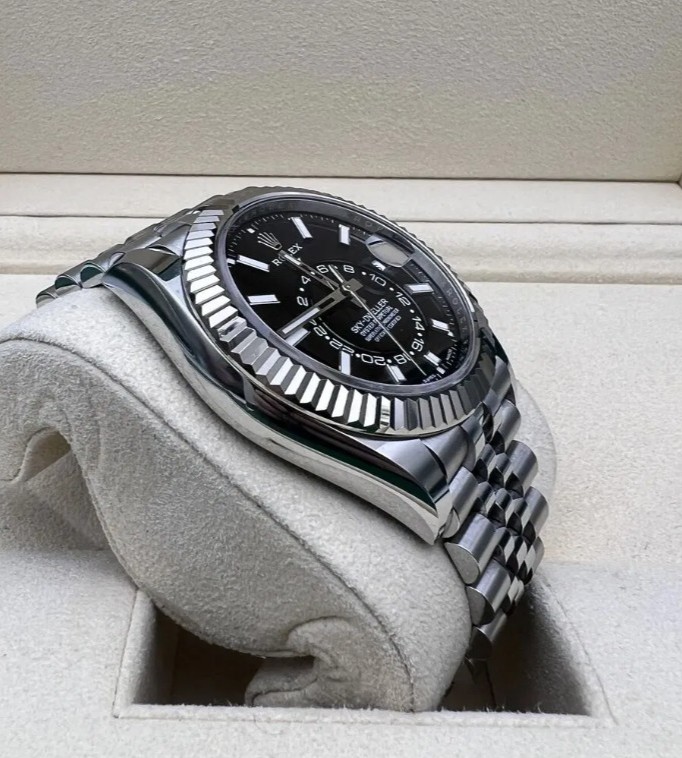 Sky-Dweller — Black Dial view 2