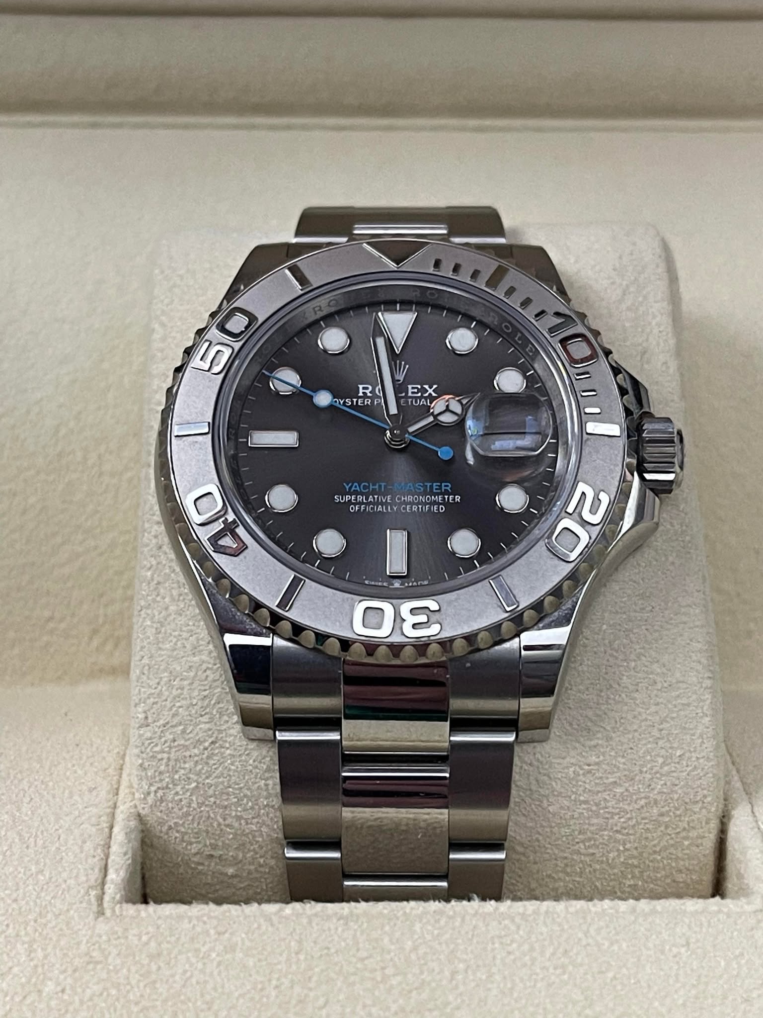 Yacht-Master 40 — Rhodium Dial