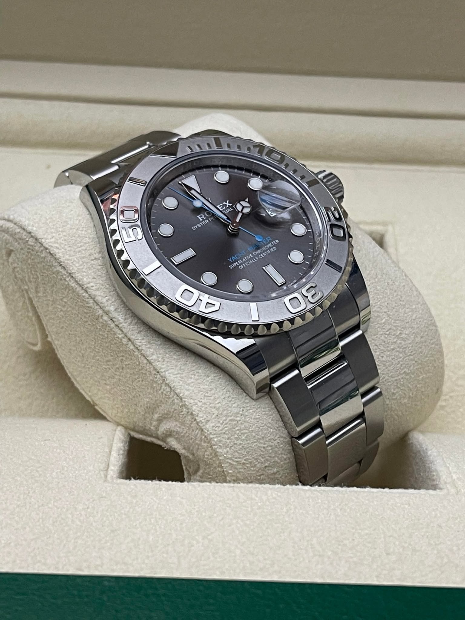 Yacht-Master 40 — Rhodium Dial view 2